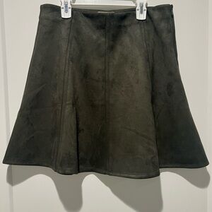 Loft dark olive flowy skirt. Size 6 NWT
